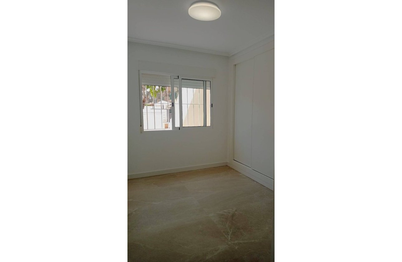 Herverkoop - Town House -
Pilar de la Horadada