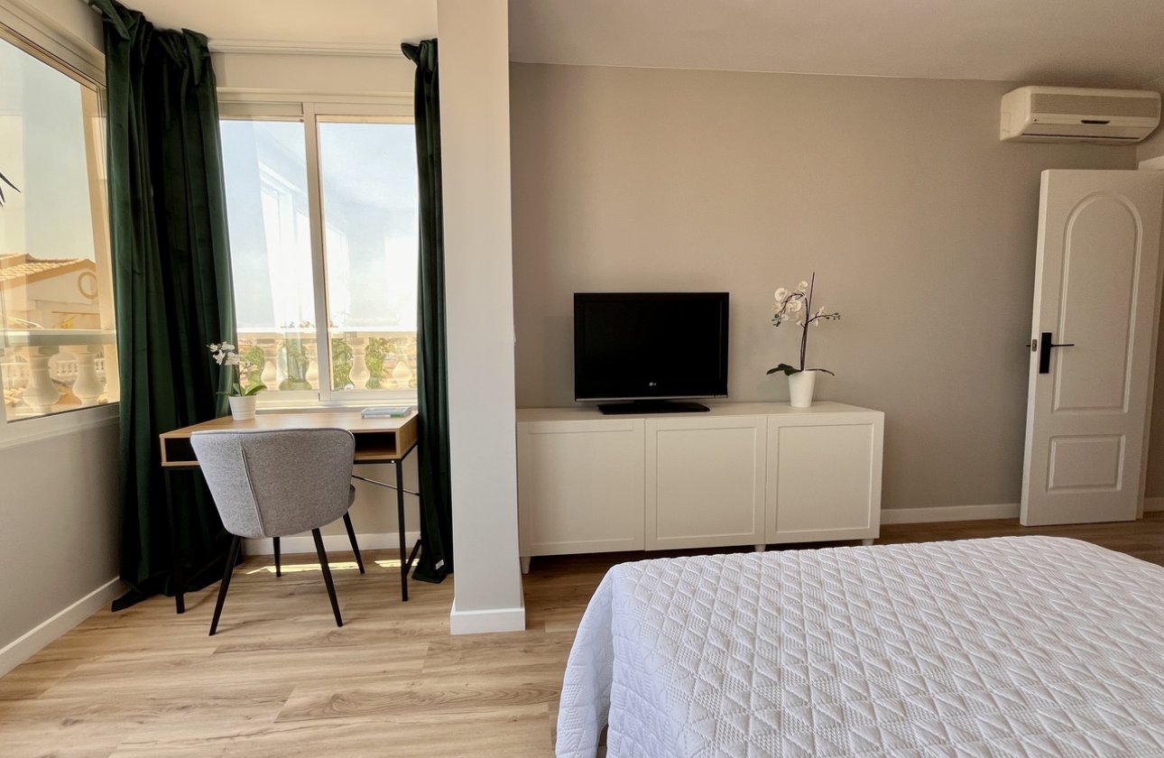 Herverkoop - Town House -
Playa Flamenca - Costa Blanca