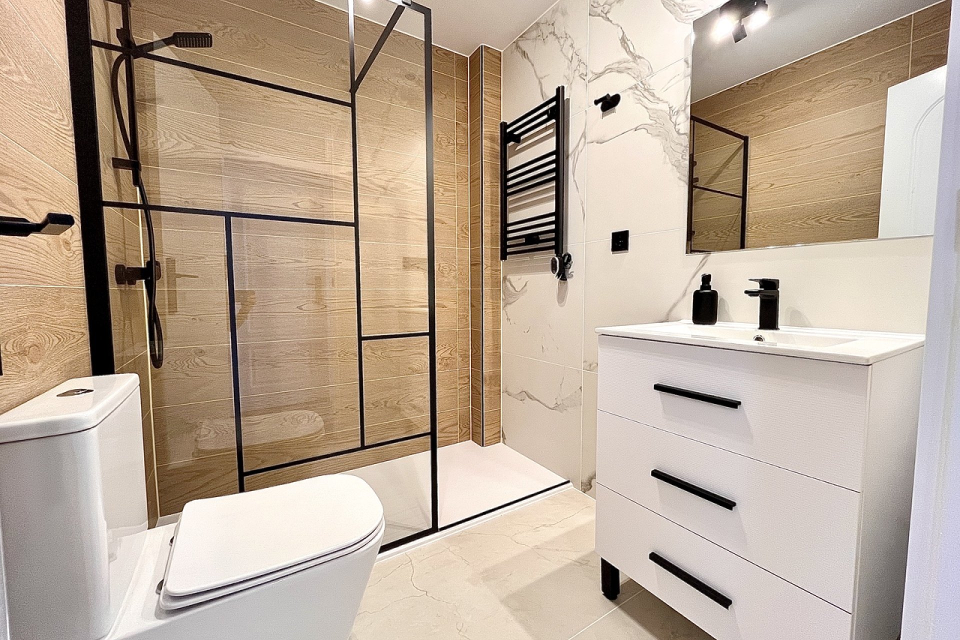 Herverkoop - Town House -
Playa Flamenca - Costa Blanca