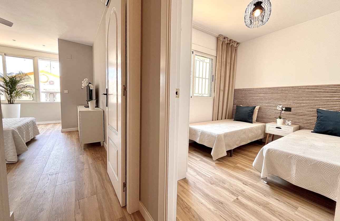 Herverkoop - Town House -
Playa Flamenca - Costa Blanca