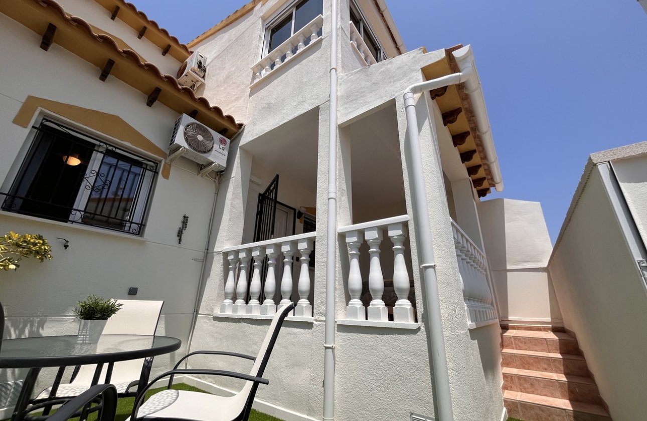 Herverkoop - Town House -
Playa Flamenca - Costa Blanca