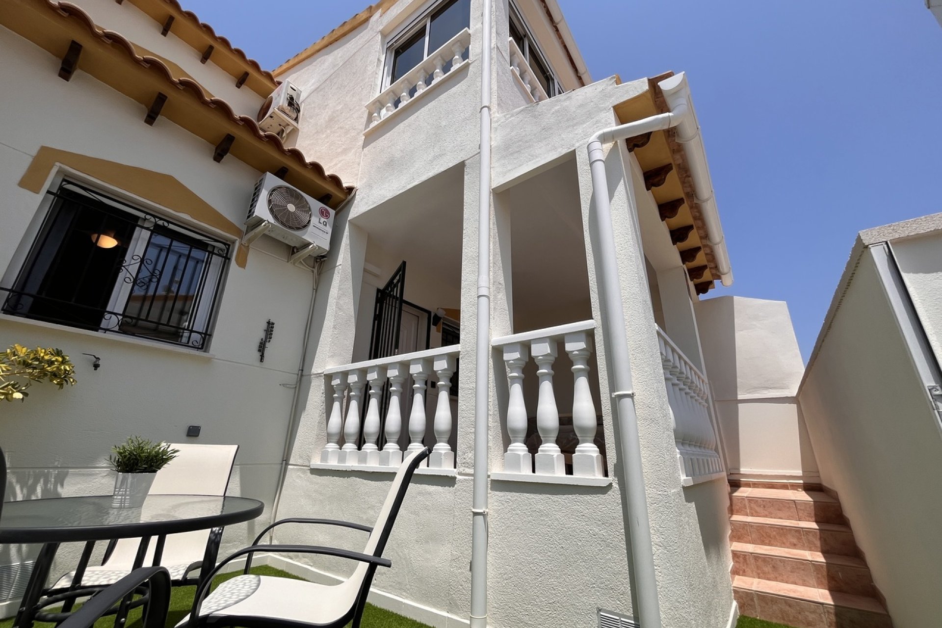 Herverkoop - Town House -
Playa Flamenca - Costa Blanca