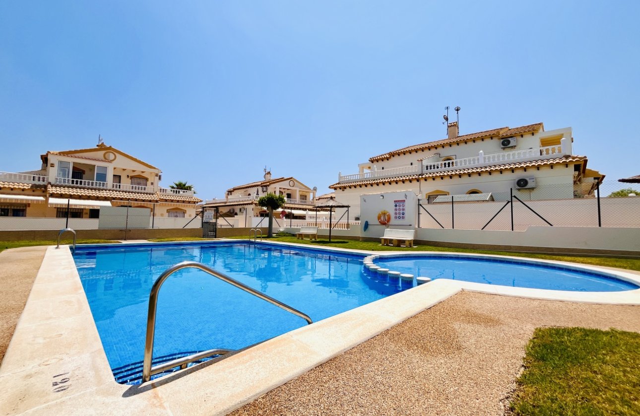 Herverkoop - Town House -
Playa Flamenca - Costa Blanca
