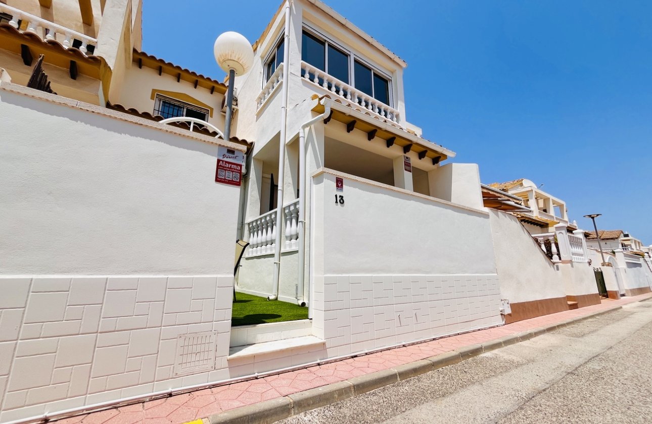 Herverkoop - Town House -
Playa Flamenca - Costa Blanca