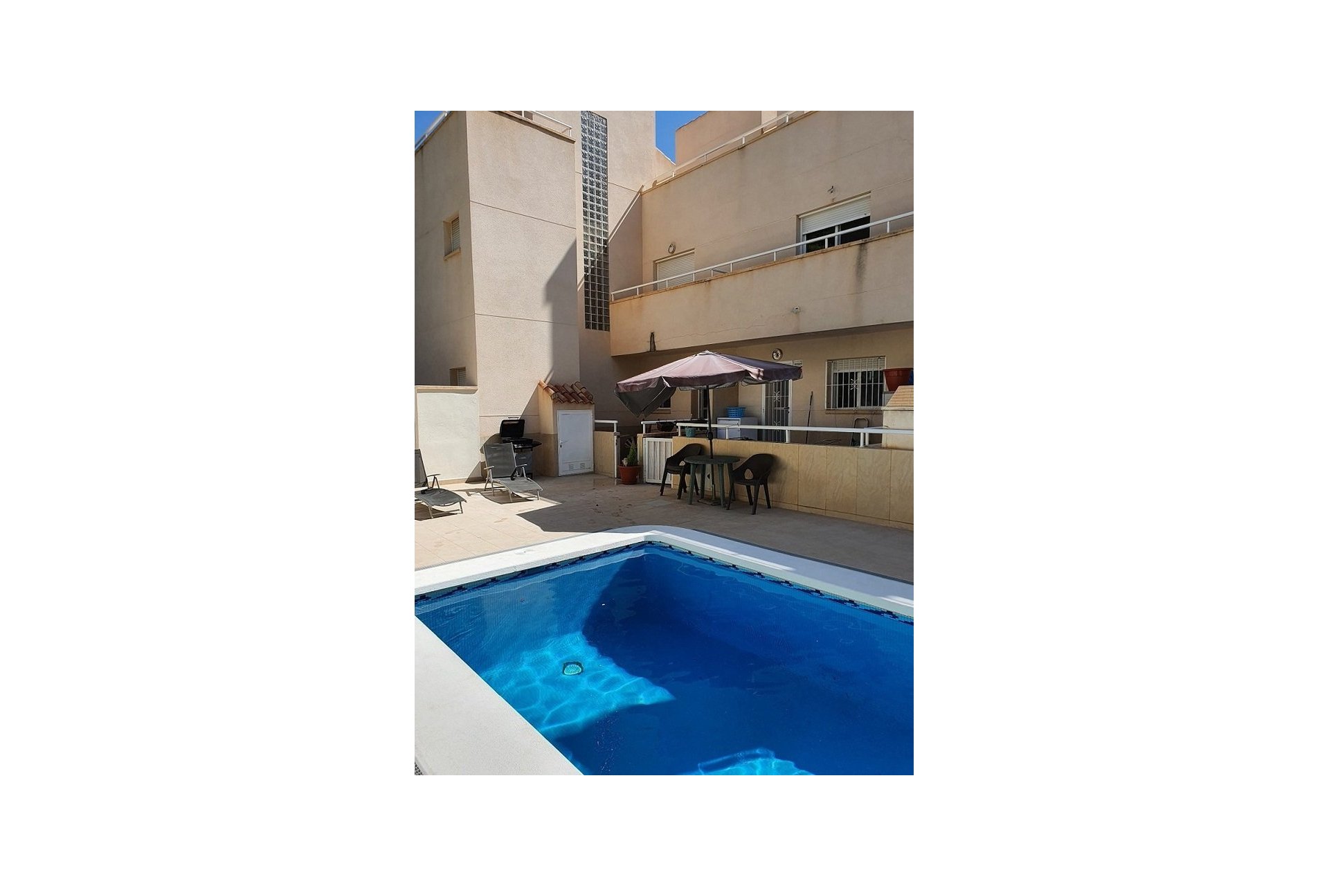 Herverkoop - Town House -
Playa Flamenca - Costa Blanca