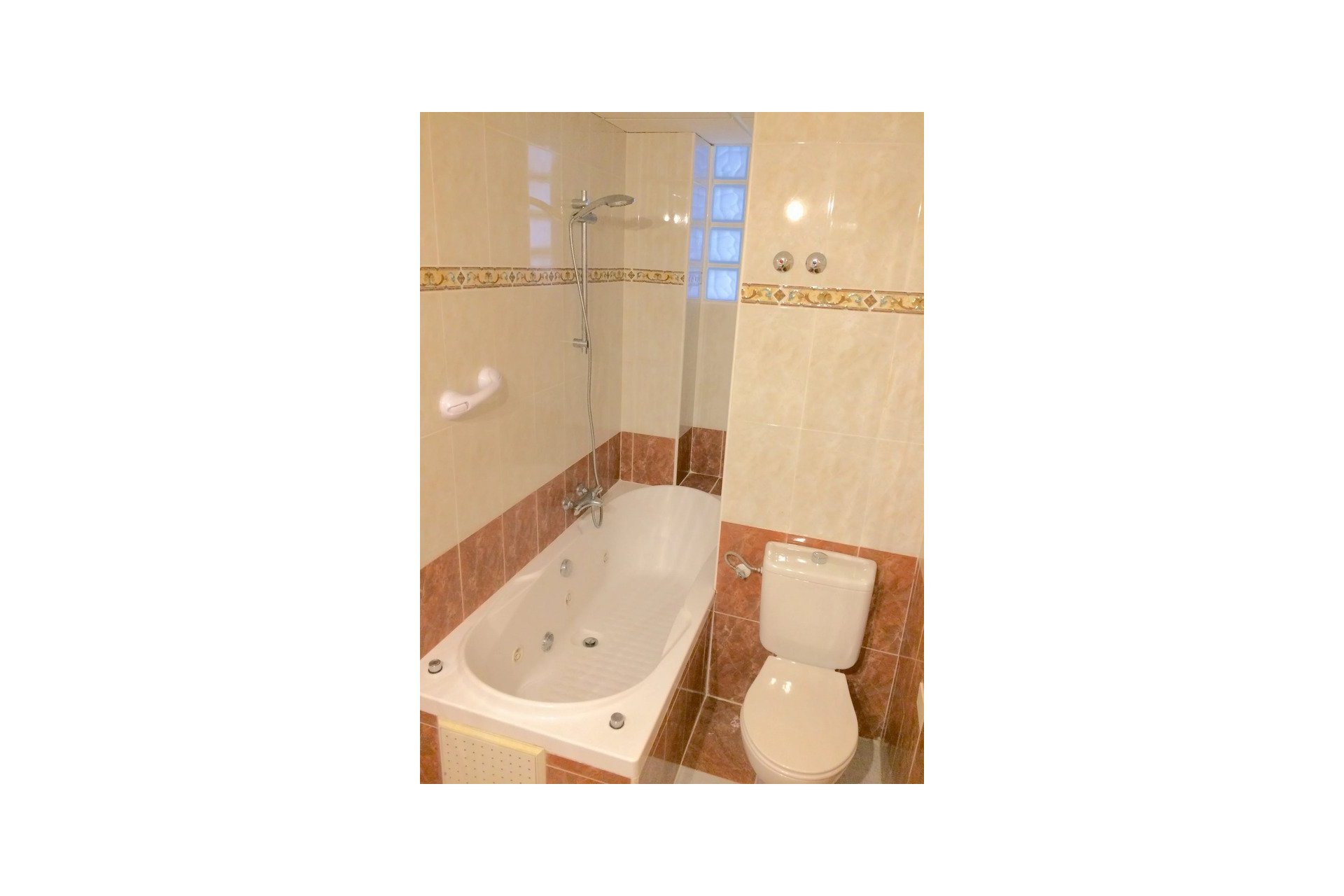 Herverkoop - Town House -
Playa Flamenca - Costa Blanca