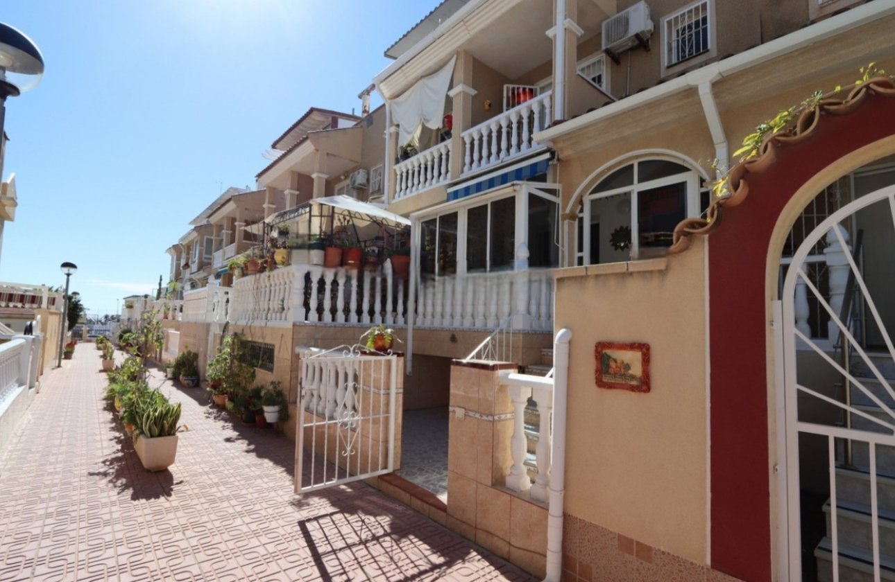 Herverkoop - Town House -
Playa Flamenca - Costa Blanca