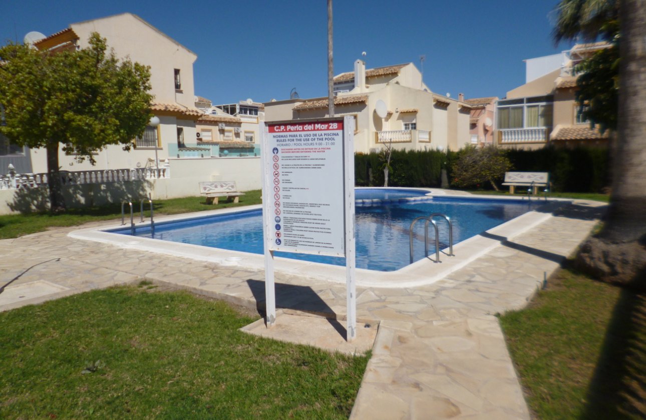 Herverkoop - Town House -
Playa Flamenca - Costa Blanca