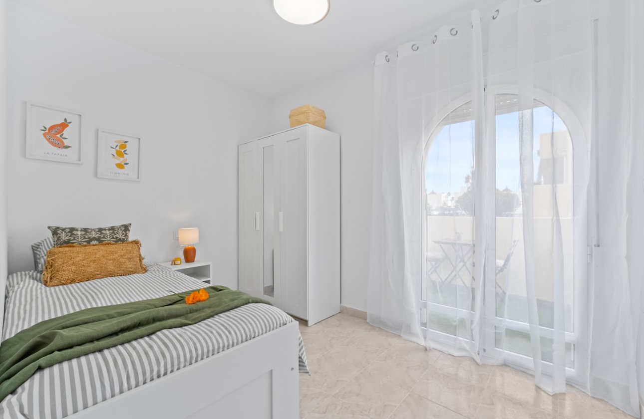 Herverkoop - Town House -
Playa Flamenca - Costa Blanca