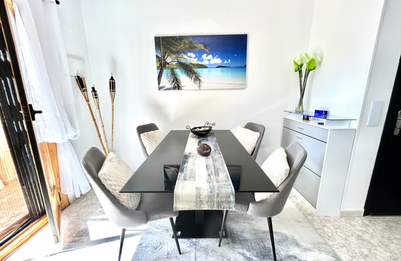 Herverkoop - Town House -
Playa Flamenca - Costa Blanca