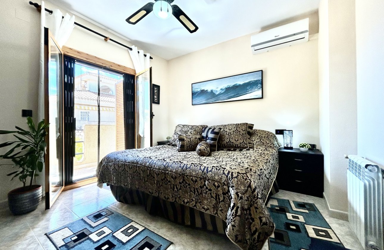 Herverkoop - Town House -
Playa Flamenca - Costa Blanca