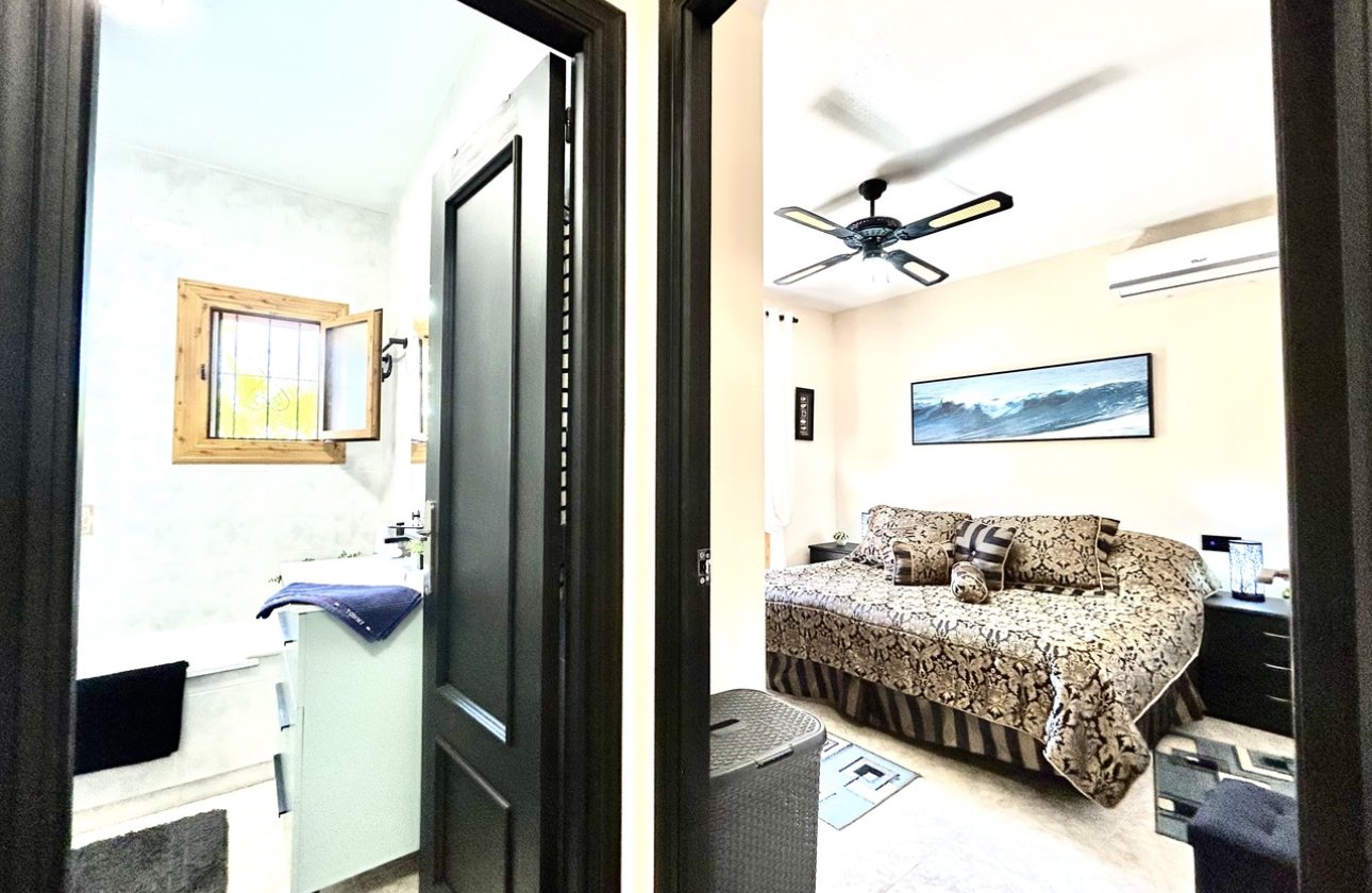 Herverkoop - Town House -
Playa Flamenca - Costa Blanca