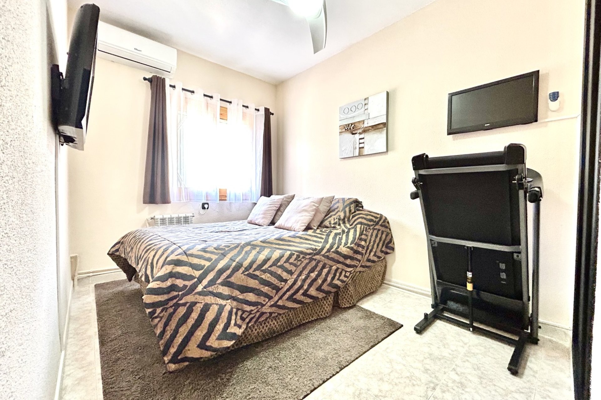 Herverkoop - Town House -
Playa Flamenca - Costa Blanca