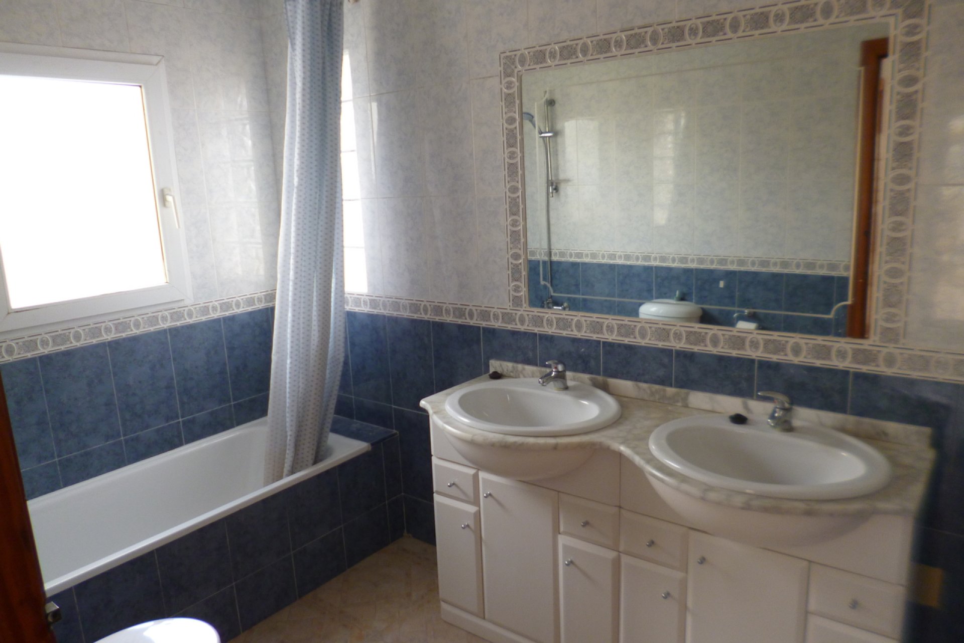 Herverkoop - Town House -
Playa Flamenca - Costa Blanca