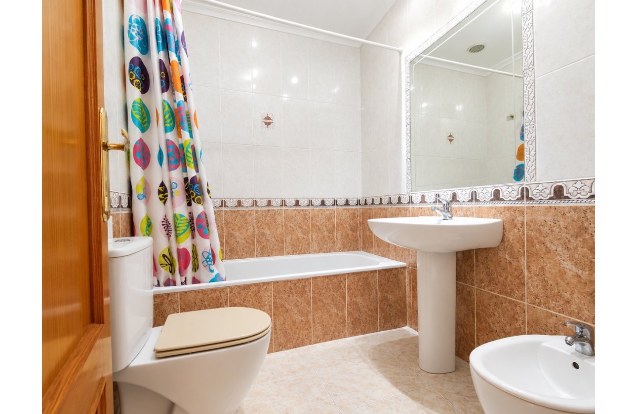 Herverkoop - Town House -
Playa Flamenca - Costa Blanca