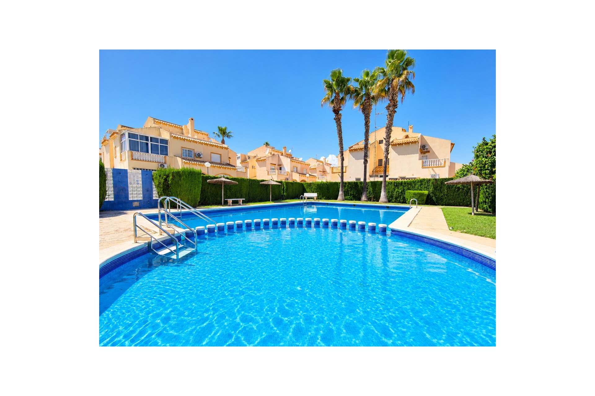 Herverkoop - Town House -
Playa Flamenca - Costa Blanca