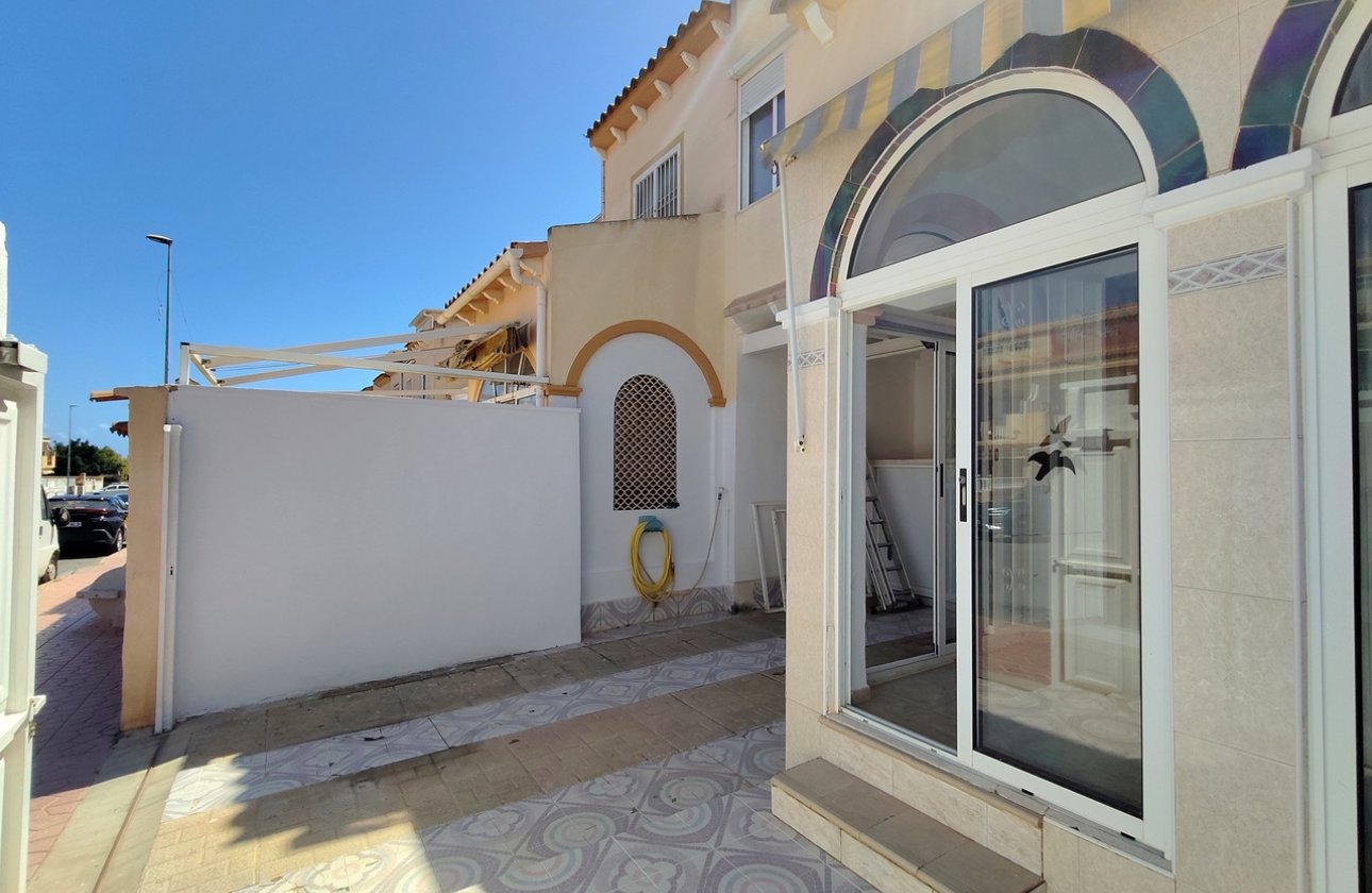 Herverkoop - Town House -
Playa Flamenca - Costa Blanca