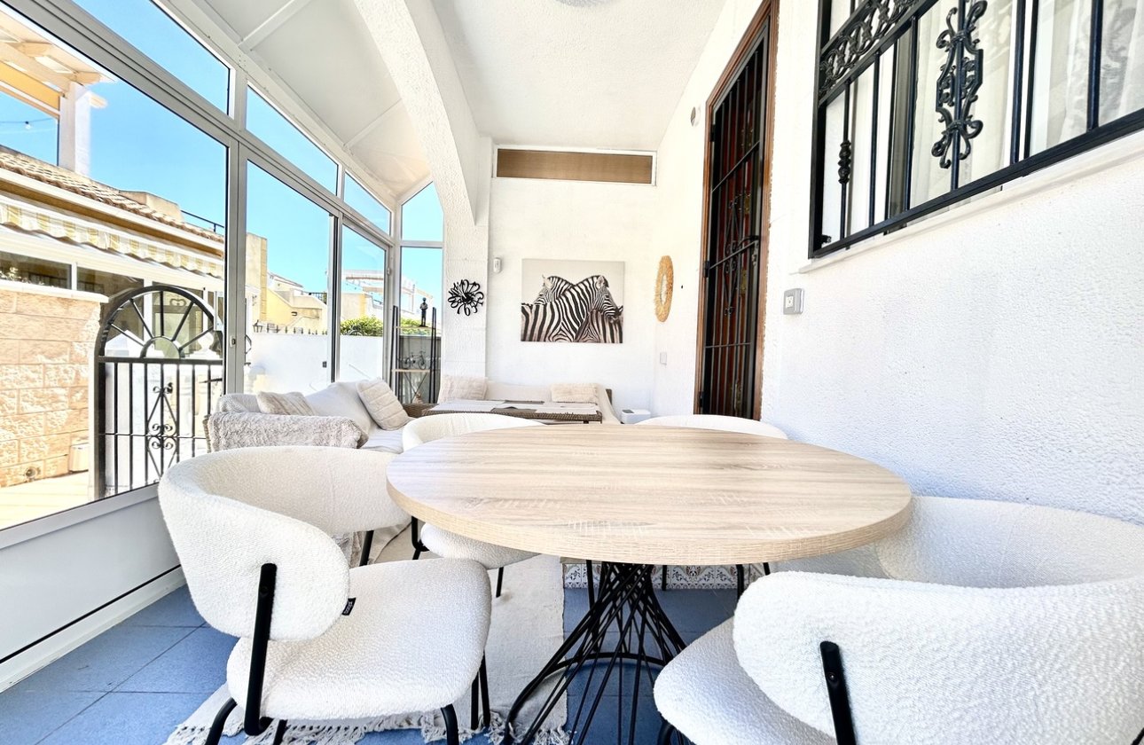 Herverkoop - Town House -
Punta Prima - Costa Blanca