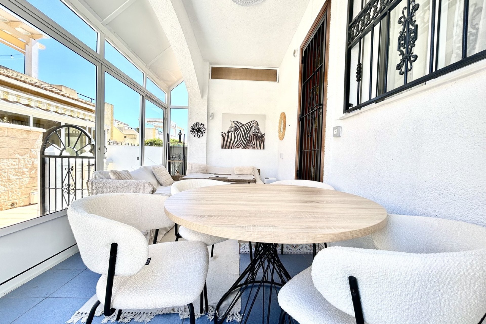 Herverkoop - Town House -
Punta Prima - Costa Blanca