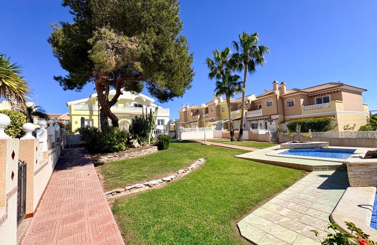 Herverkoop - Town House -
Rojales - Inland