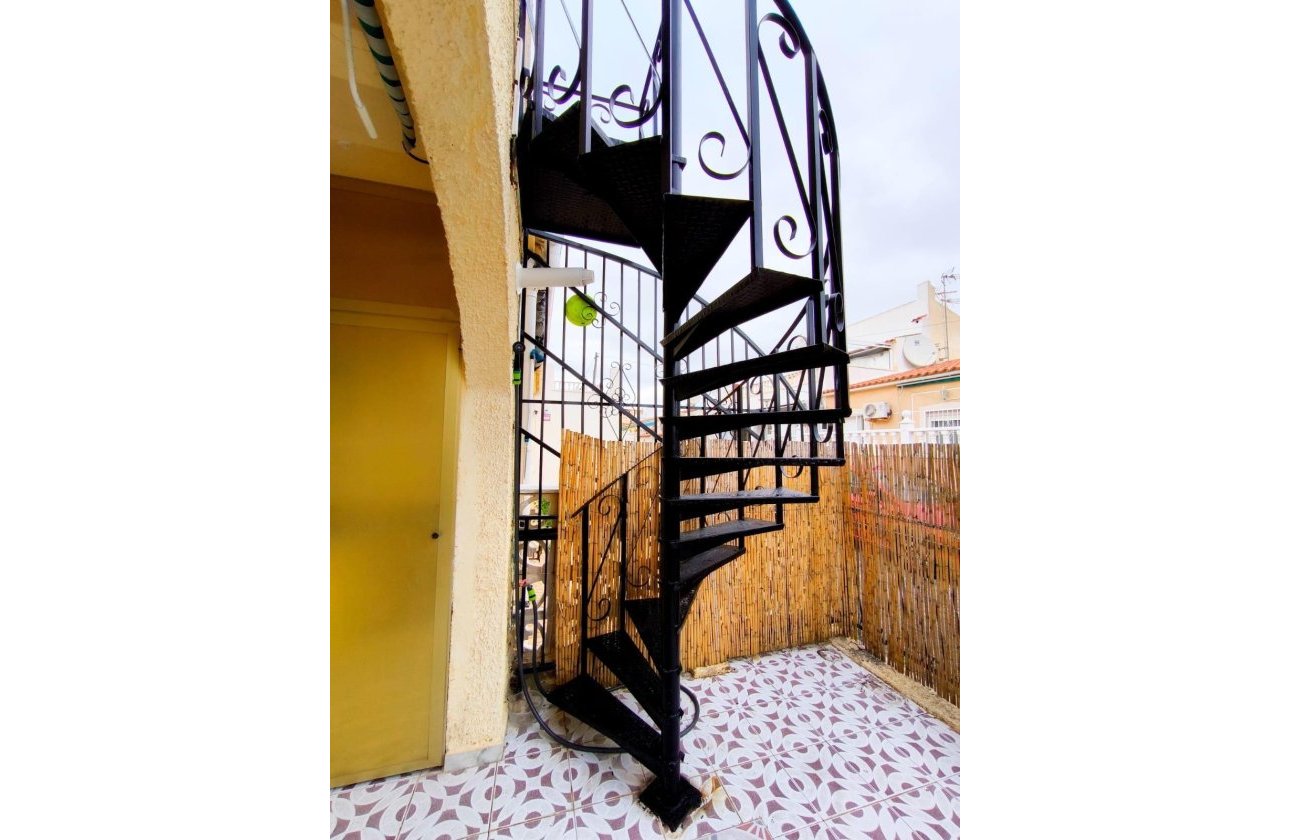 Herverkoop - Town House -
San Fulgencio - La Marina - Urb. La Marina