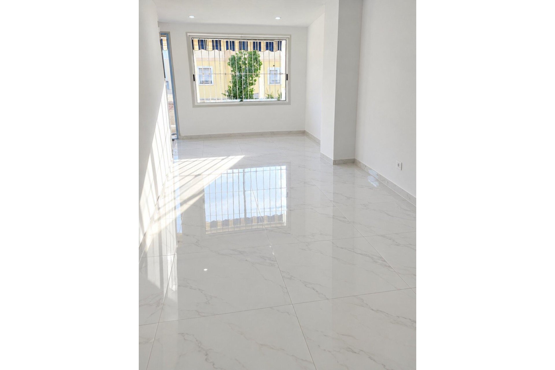 Herverkoop - Town House -
San Miguel de Salinas - Blue Lagoon - Galán