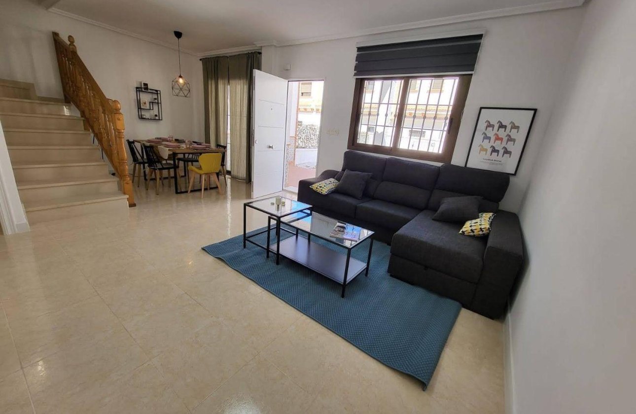 Herverkoop - Town House -
San Miguel de Salinas - Ciudad De Las Comunicaciones
