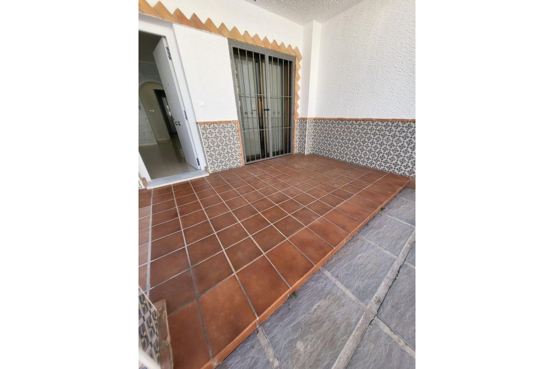 Herverkoop - Town House -
San Miguel de Salinas - Ciudad De Las Comunicaciones