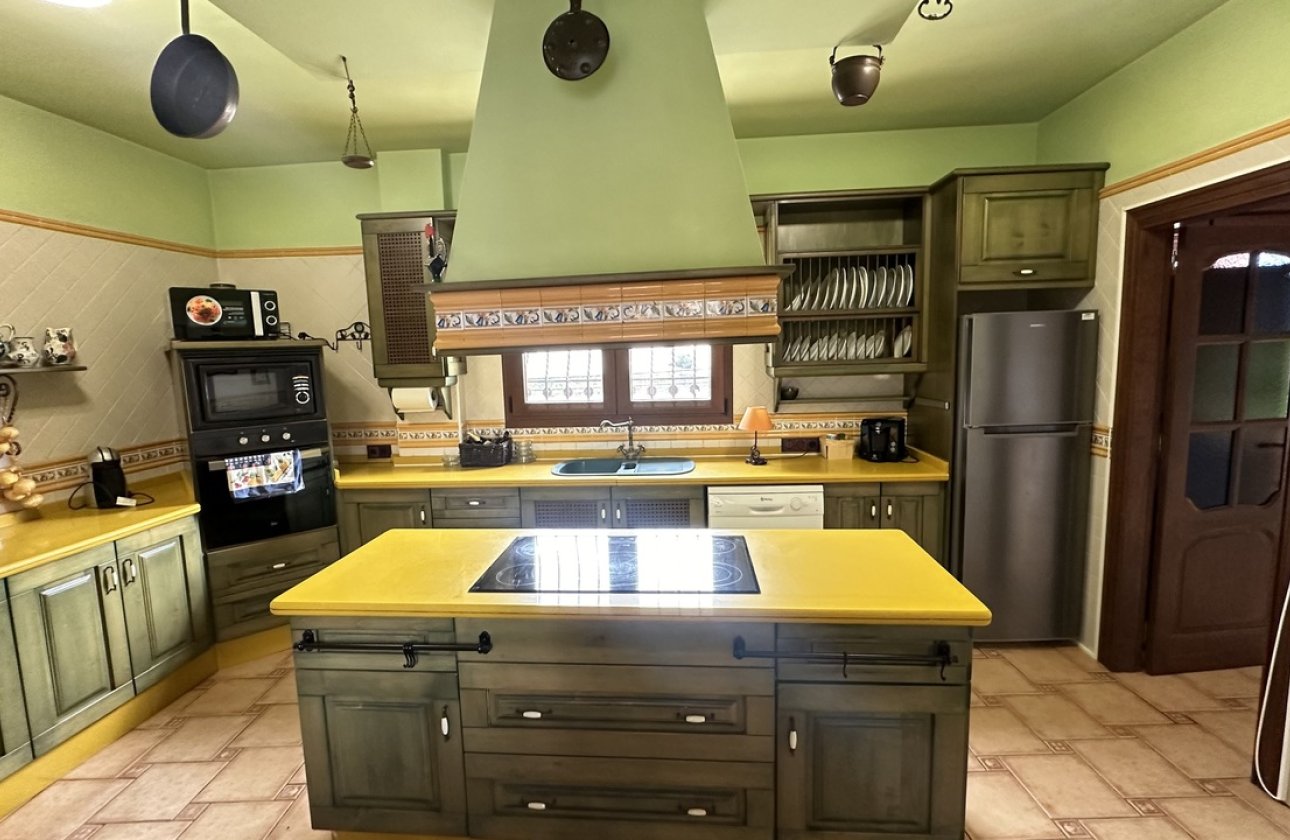 Herverkoop - Town House -
San Miguel de Salinas - Inland