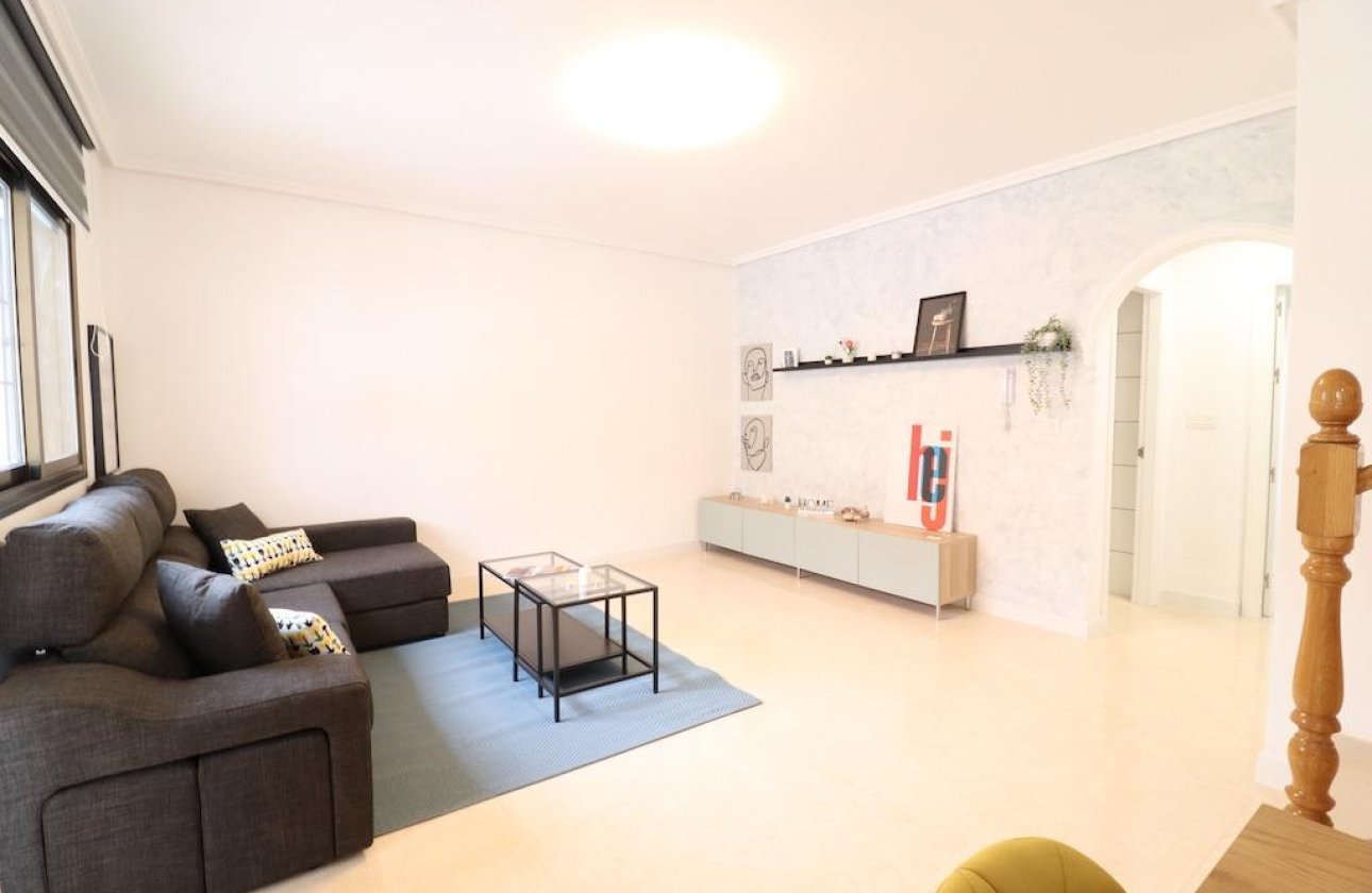 Herverkoop - Town House -
San Miguel de Salinas - Inland