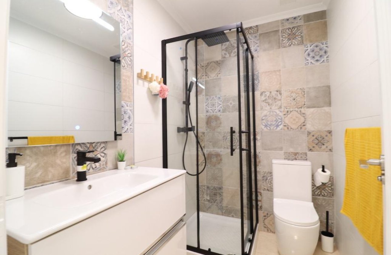 Herverkoop - Town House -
San Miguel de Salinas - Inland