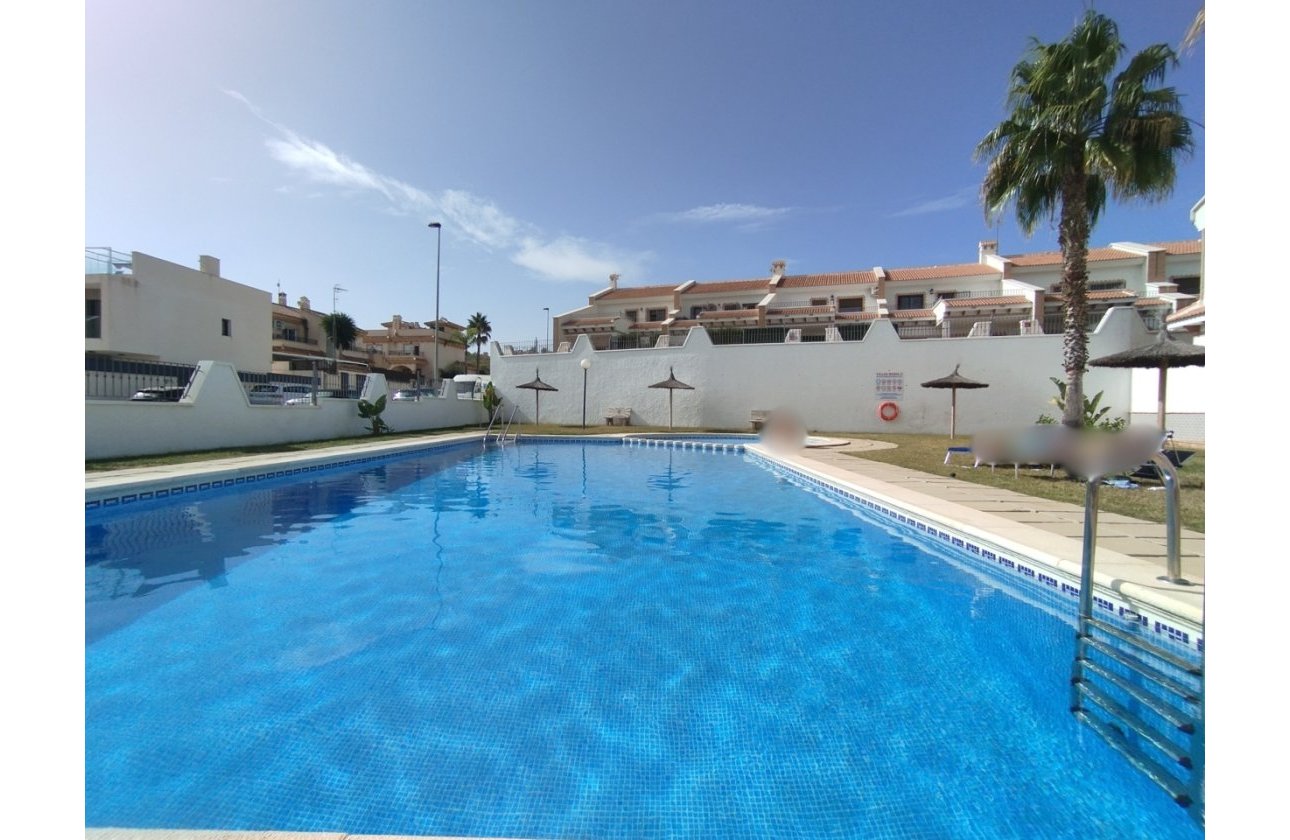 Herverkoop - Town House -
San Miguel de Salinas - Inland
