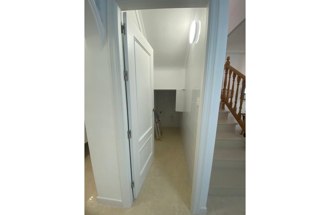 Herverkoop - Town House -
San Miguel de Salinas - Inland