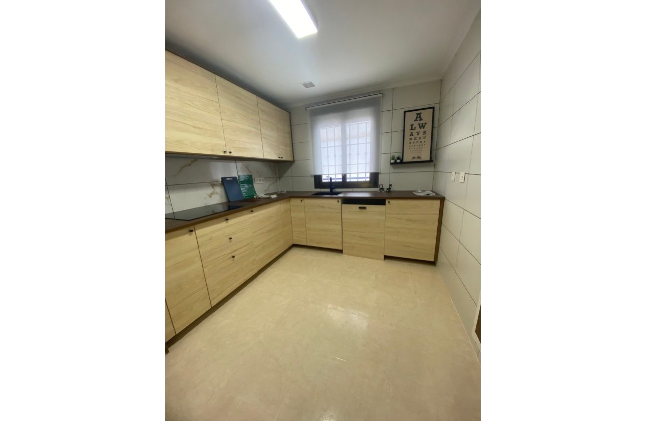 Herverkoop - Town House -
San Miguel de Salinas - Inland