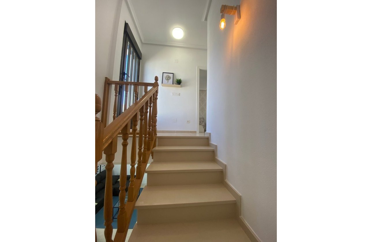 Herverkoop - Town House -
San Miguel de Salinas - Inland