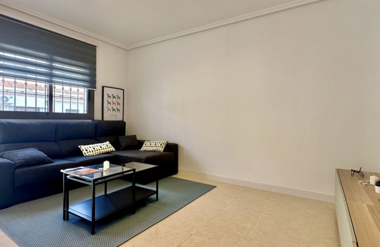 Herverkoop - Town House -
San Miguel de Salinas - Inland