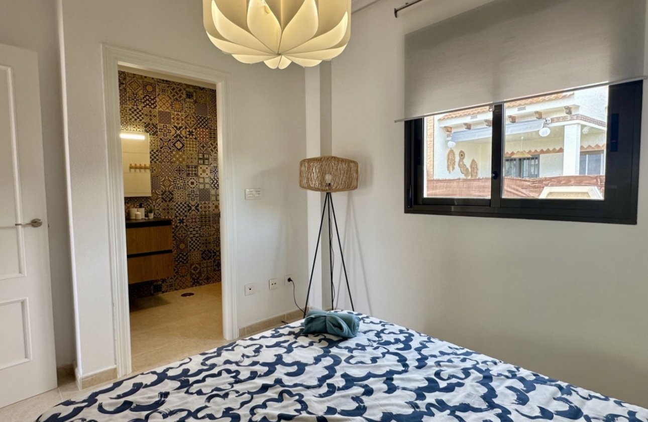 Herverkoop - Town House -
San Miguel de Salinas - Inland