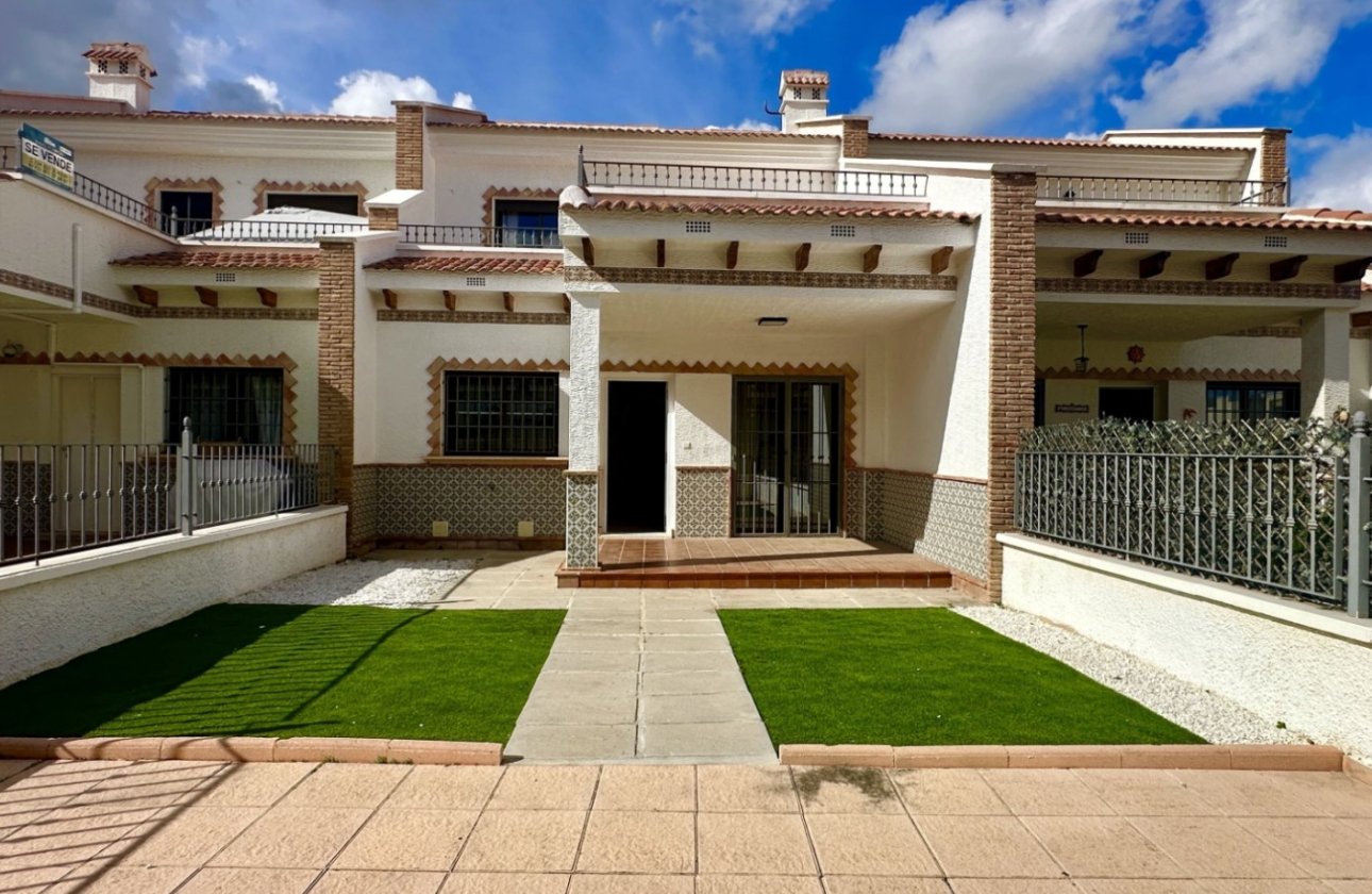 Herverkoop - Town House -
San Miguel de Salinas - Inland