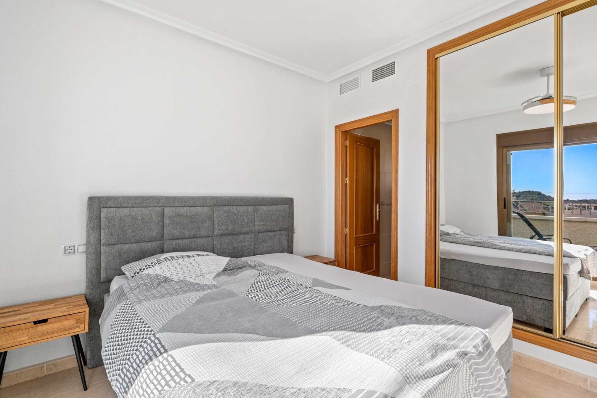 Herverkoop - Town House -
San Miguel de Salinas - Inland