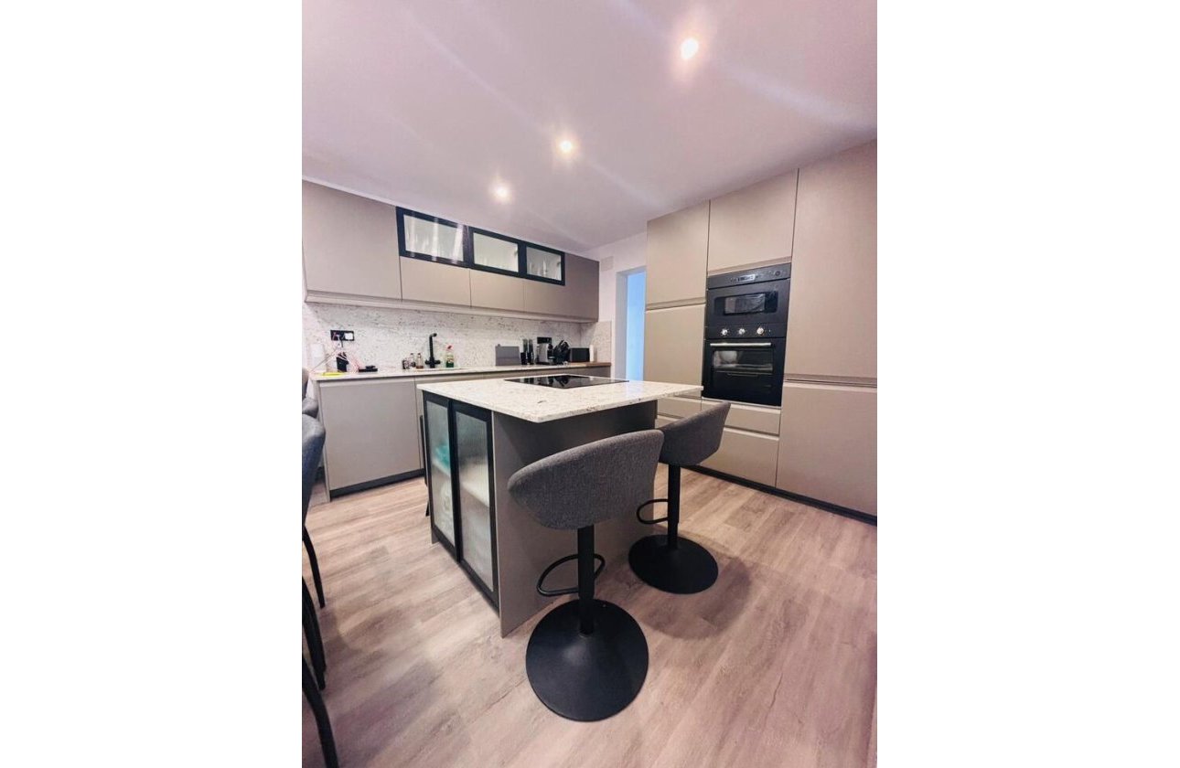 Herverkoop - Town House -
San Miguel de Salinas - Inland