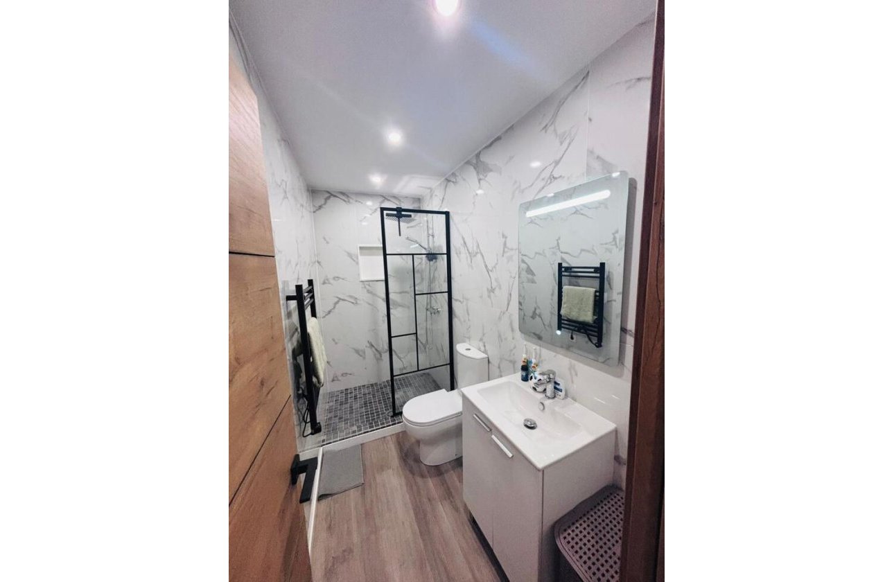 Herverkoop - Town House -
San Miguel de Salinas - Inland