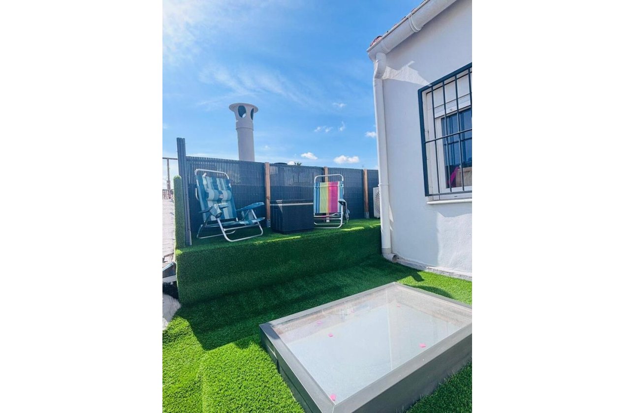 Herverkoop - Town House -
San Miguel de Salinas - Inland