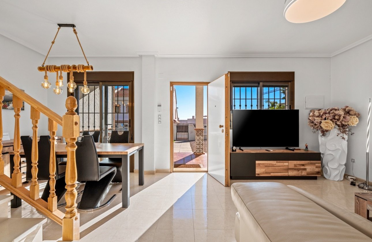 Herverkoop - Town House -
San Miguel de Salinas - Inland