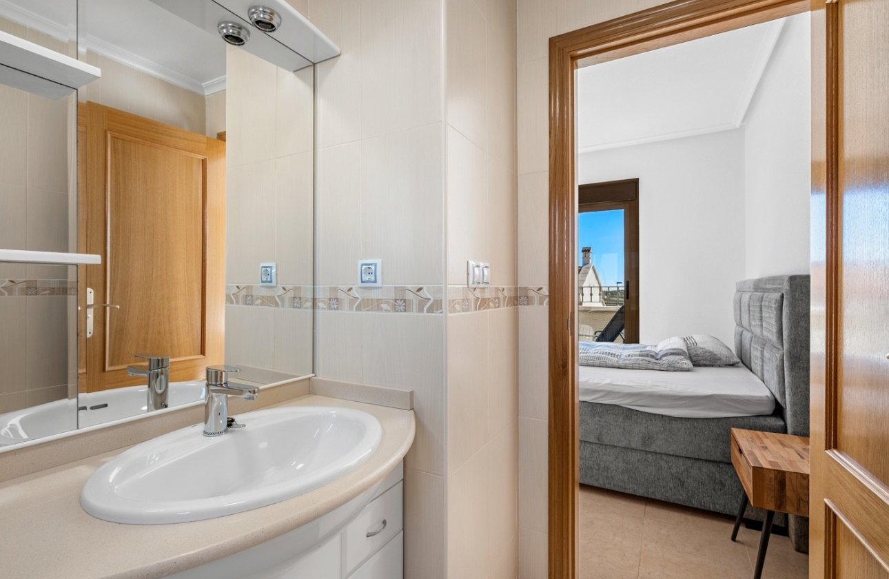 Herverkoop - Town House -
San Miguel de Salinas - Inland