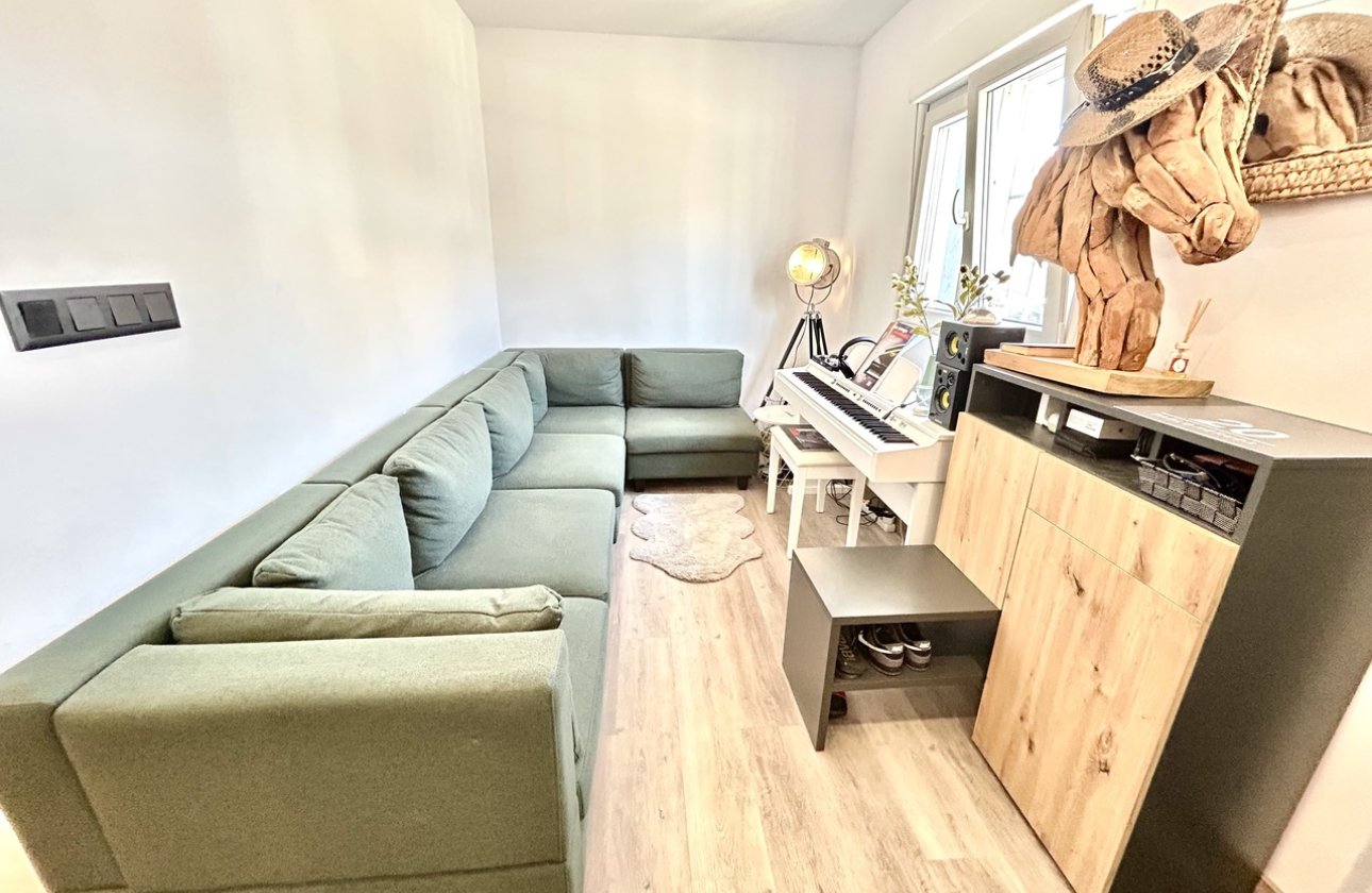 Herverkoop - Town House -
San Miguel de Salinas - Inland