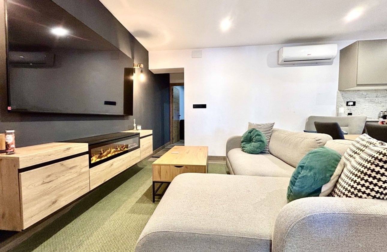 Herverkoop - Town House -
San Miguel de Salinas - Inland