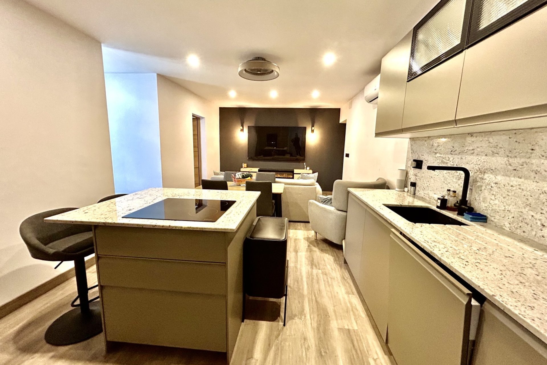 Herverkoop - Town House -
San Miguel de Salinas - Inland