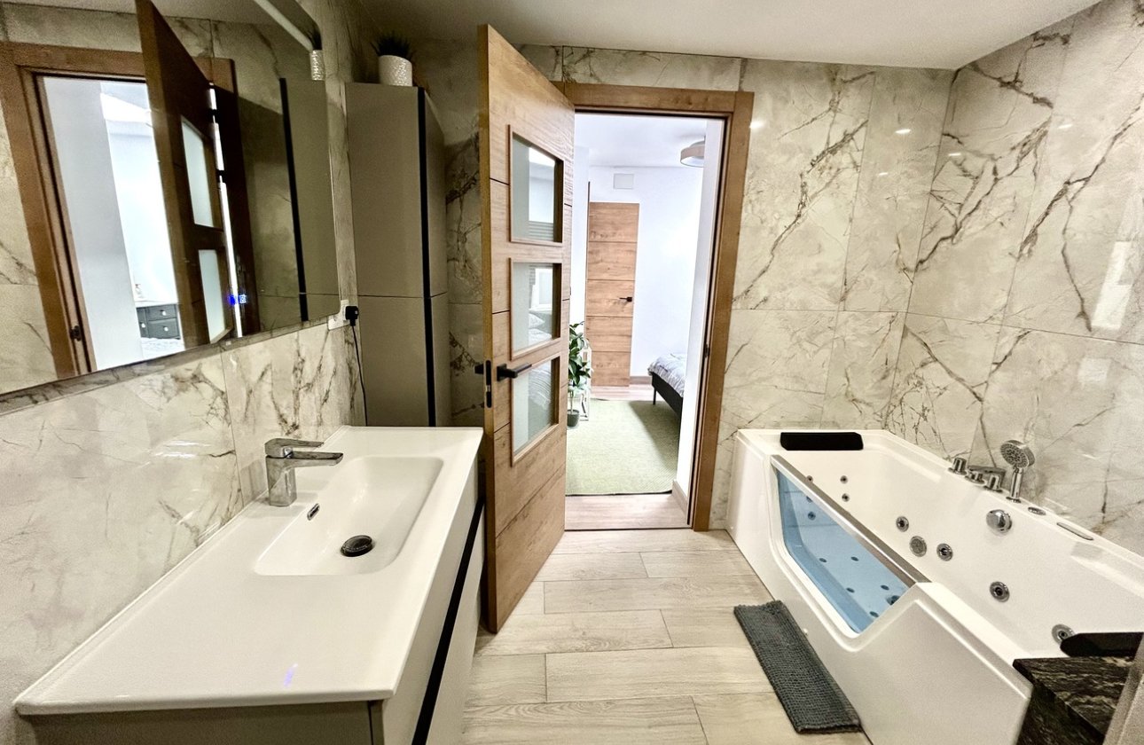 Herverkoop - Town House -
San Miguel de Salinas - Inland