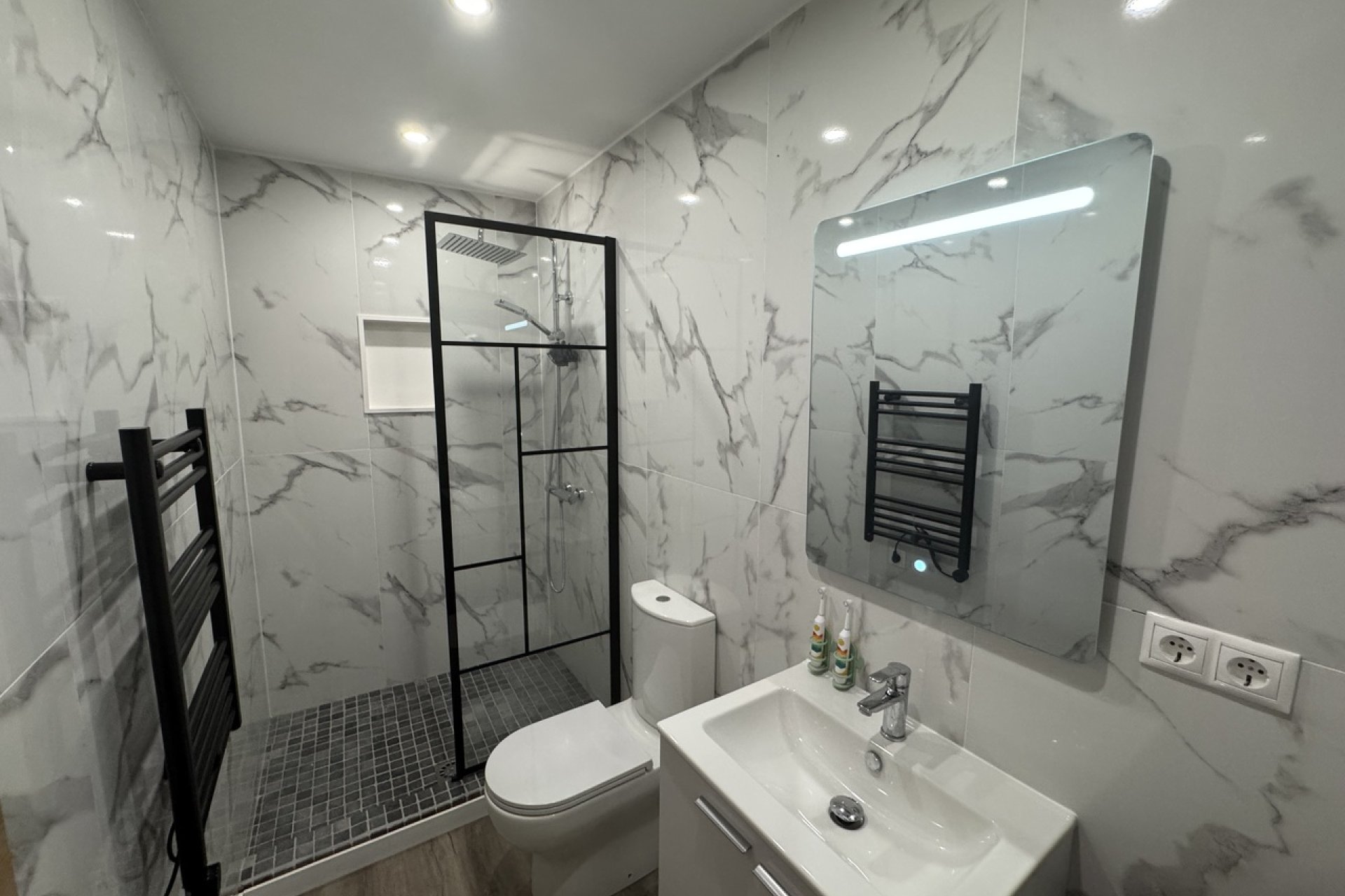 Herverkoop - Town House -
San Miguel de Salinas - Inland