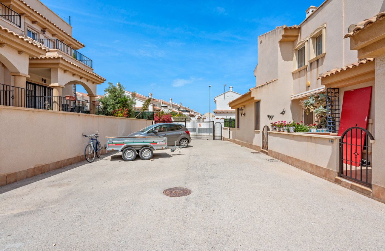 Herverkoop - Town House -
San Miguel de Salinas - Inland